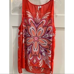 Elle Womens top. Size large.